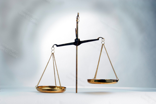 Bài 2: “Vết dầu loang” tha hóa sang cả lĩnh vực uy nghiêm, cao quý